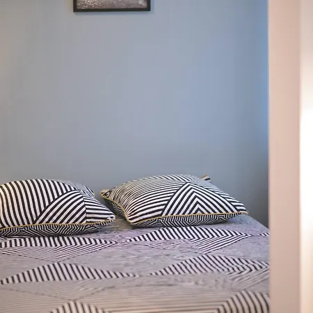 Agreable Fonctionnel Et Confortable Διαμέρισμα